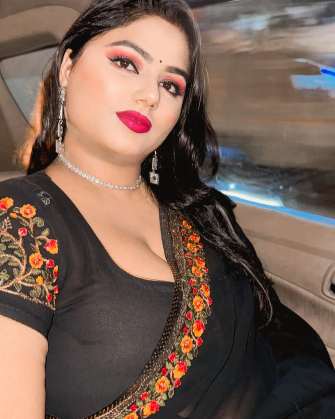 Housewife Escorts in Delhi