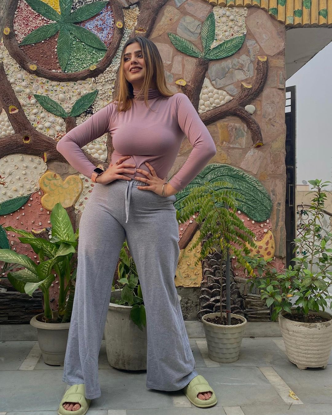 Arabic Escorts in Delhi